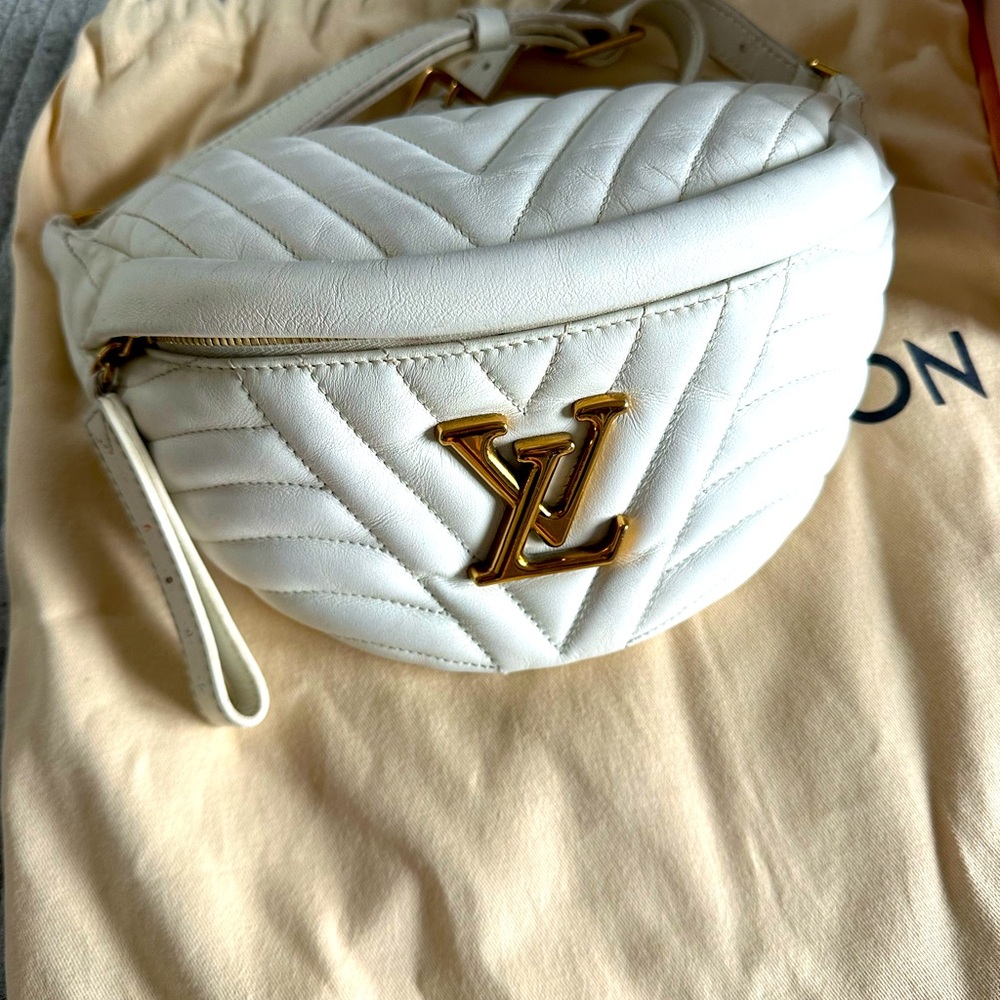 LV New Wave Bumbag White